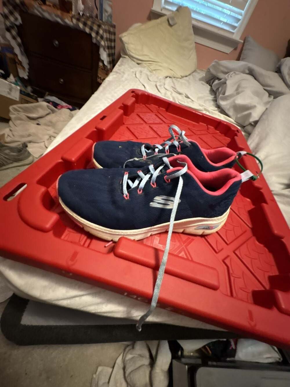 Skechers Arch Fit Comfy Wave Navy Hot Pink Sneakers